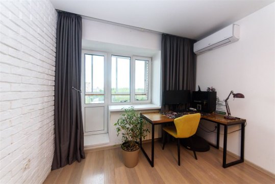 2-к квартира, 10/10 эт., 66м²